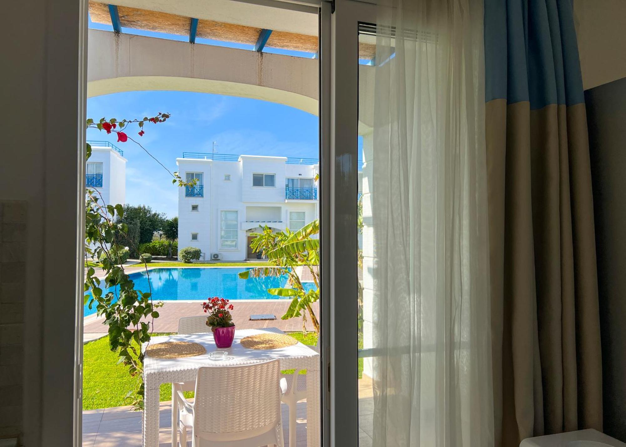Garden Loft Apt With Pool In Alsancak Kyrenia Kyrenia  Exterior photo